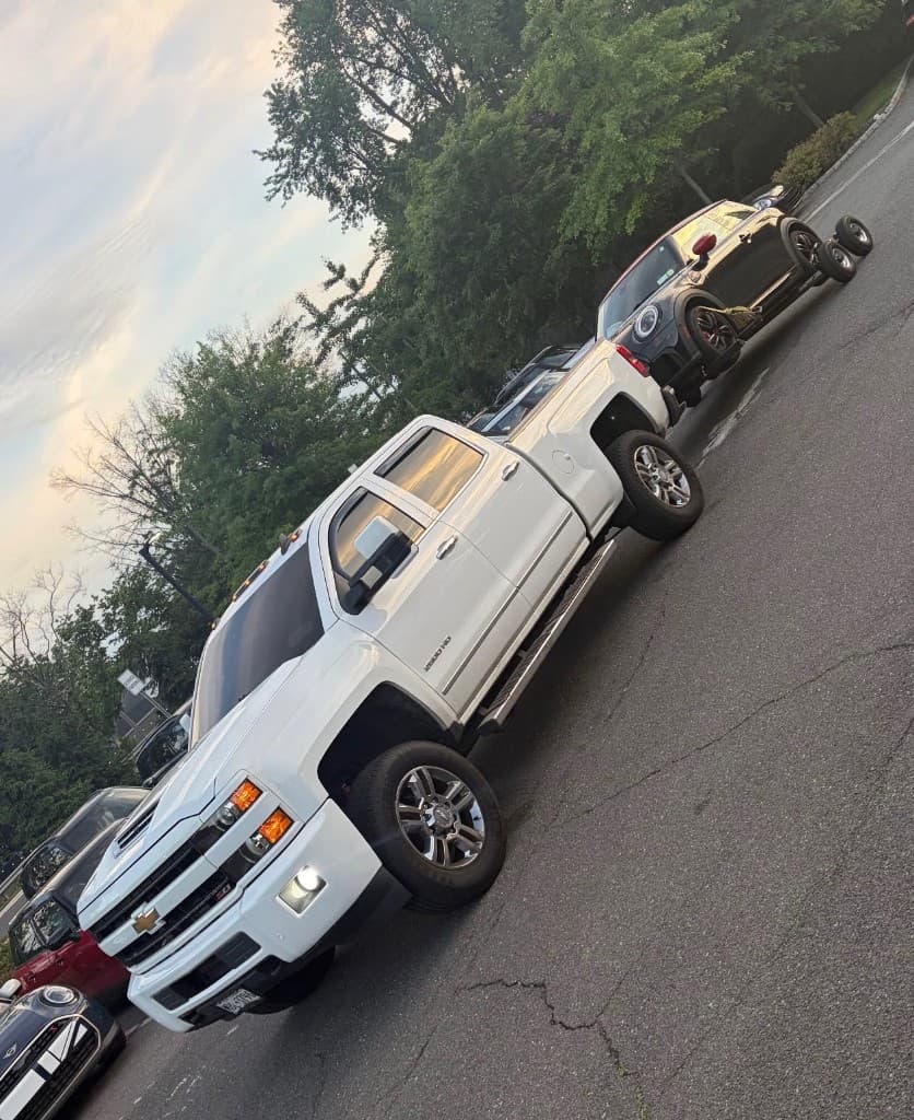 Passenger car: Silverado · Mini Cooper